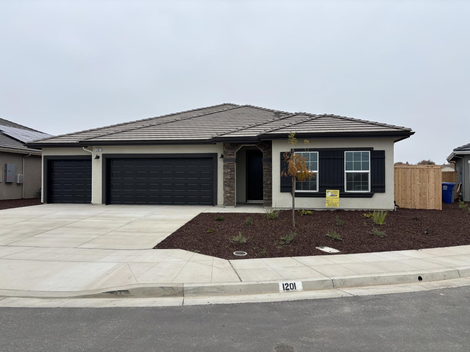 1201 Via Valencia Dr